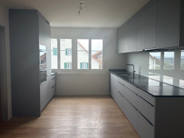 Helle 4.5-Zimmer-Maisonette-Wohnung mit Balkon und Seesicht in Pfäffikon 3