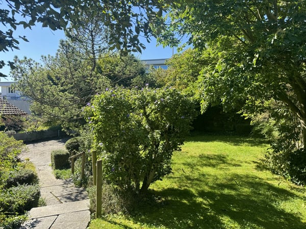 Einseitig angebautes 1.5-Zimmer-Einfamilienhaus 5