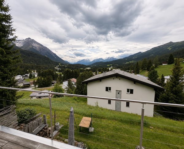 Attraktiver 4,5-Zimmer-Hausteil mit Galerie und traumhafter Aussicht in Valbella 14