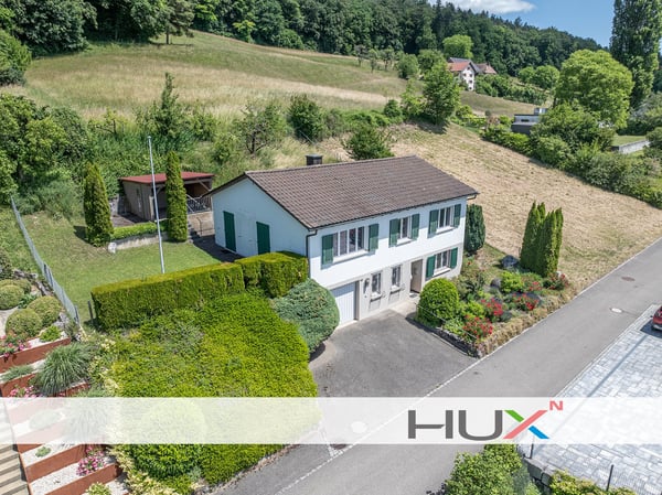 Freistehendes Einfamilienhaus mit traumhafter Fernsicht an sonniger Aussichtslage in Hüttwilen 1