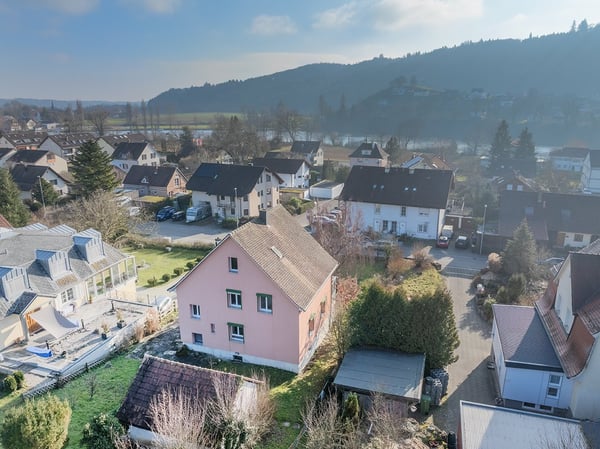 Älteres, freistehendes 5,5-Zimmer-Einfamilienhaus in Büsingen auf grossem Grundstück 2