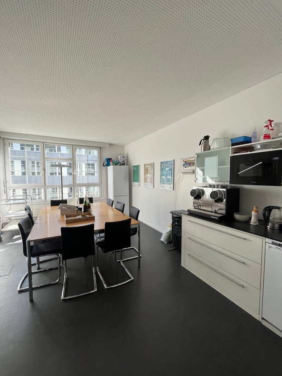 280 m2 geräumiges und lichtdurchflutendes Büro zu vermieten 7