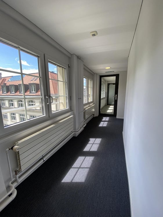 280 m2 geräumiges und lichtdurchflutendes Büro zu vermieten 2