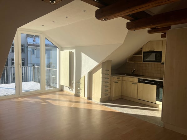 Bijou 4-Zi. Wohnung in Altstadt/Fussgängerzone mit grossem Balkon 2