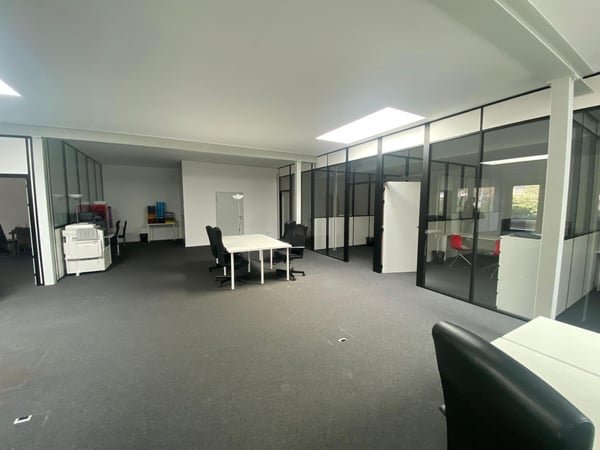 Spacieux bureaux à proximité du lac 1