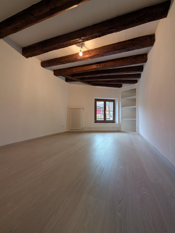 Appartement rénové de 1 pièces au 3ème étage 2