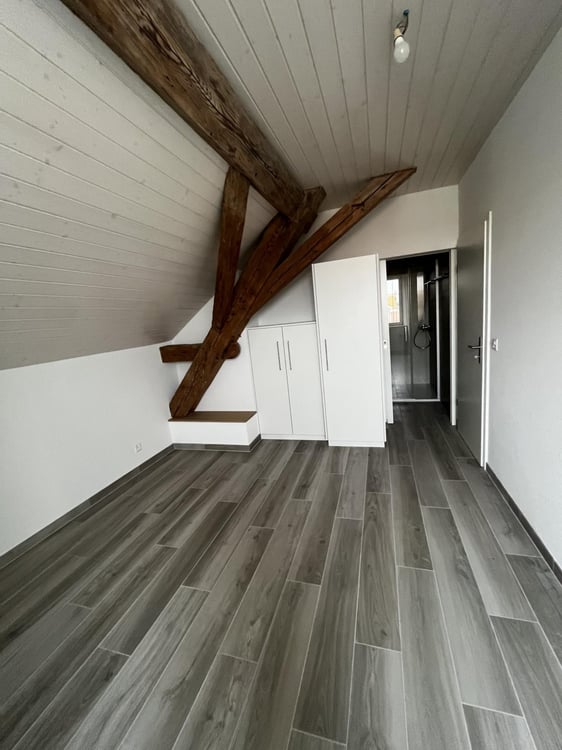 Appartement récent de 3.5 pièces aux combles à Arnex-sur-Nyon 3