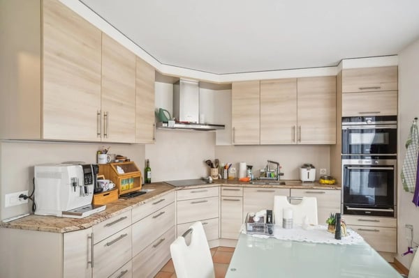 Maison jumelée de caractère à Saillon – 5 pièces, rénovée en 2024 2