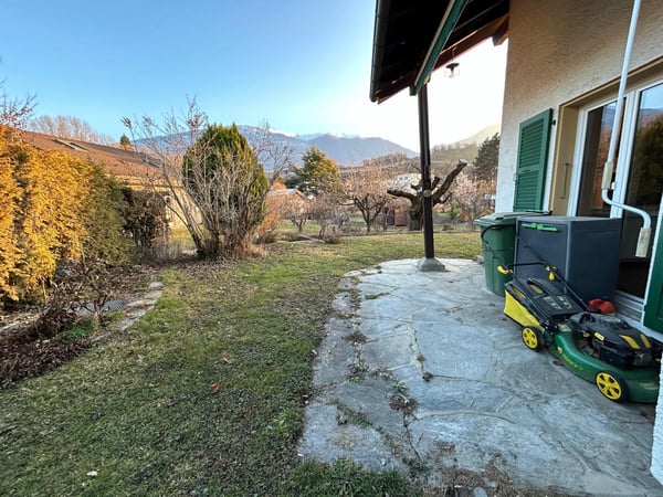 Maison individuelle - Garage - Très grand extérieur 4