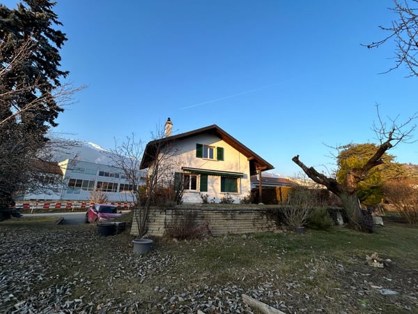 Maison individuelle - Garage - Très grand extérieur 2