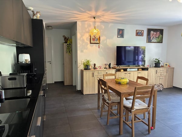 REZ avec terrasse et accès pelouse – 2 places de parc 7
