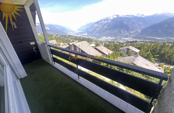 Magnifique appartement de 1.5 pièces en attique, totalement rénové en 2023 ! 2