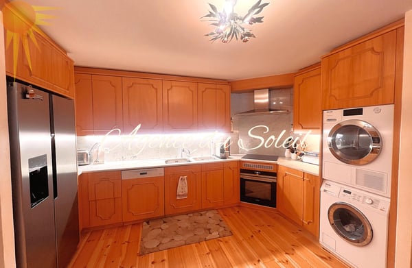 Somptueux lot de 4.5 pièces + 3.5 pièces + chambre de service, jardin, piscine privée au coeur de Crans ! 8