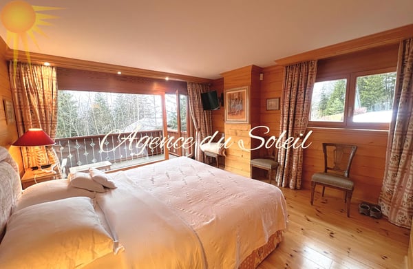 Somptueux lot de 4.5 pièces + 3.5 pièces + chambre de service, jardin, piscine privée au coeur de Crans ! 13