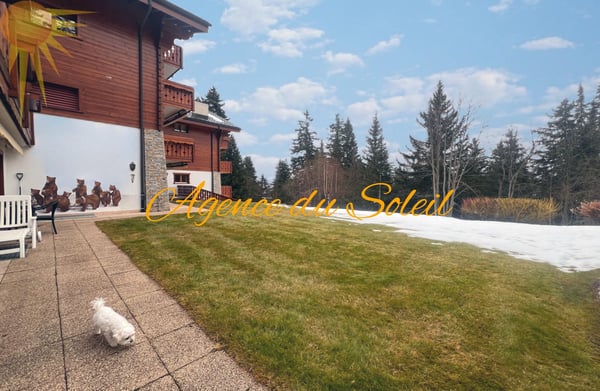 Somptueux lot de 4.5 pièces + 3.5 pièces + chambre de service, jardin, piscine privée au coeur de Crans ! 3