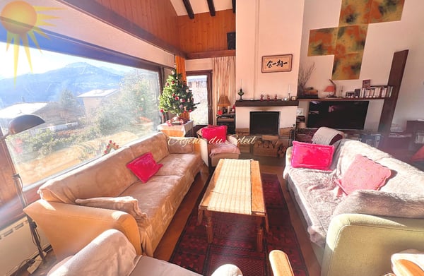 Agréable et vaste maison de 2 appts (4,5 + 2.5 pièces) dans le village de Mollens, à 5 minutes en voiture de Crans-Montana ! 3