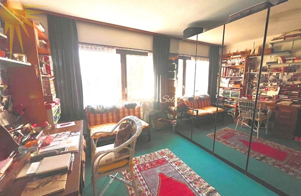 Agréable et vaste maison de 2 appts (4,5 + 2.5 pièces) dans le village de Mollens, à 5 minutes en voiture de Crans-Montana ! 12