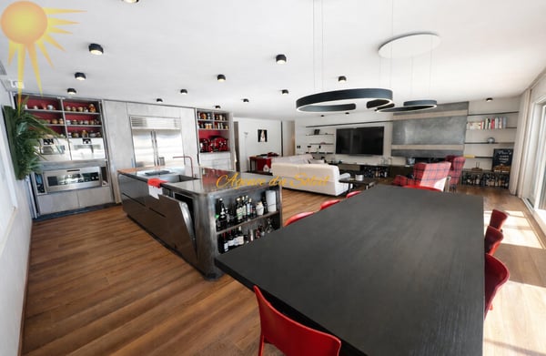 Luxueux appartement de 7.5 pièces en plein centre de la station et en bordure directe du golf ! 4