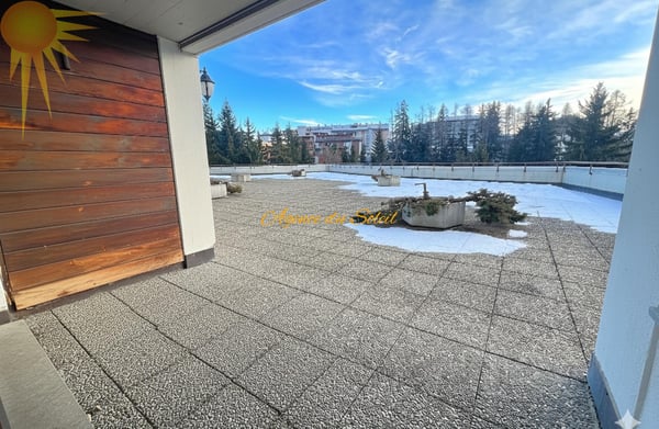 Situation idéale! Vaste appartement traversant d'angle de 7.5 pièces avec vaste terrasse sud ! 13