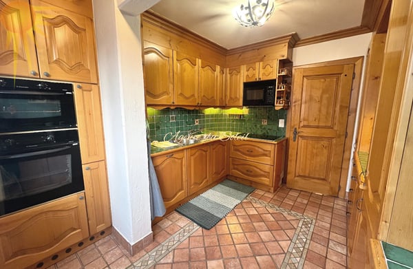 Situation idéale! Vaste appartement traversant d'angle de 7.5 pièces avec vaste terrasse sud ! 5