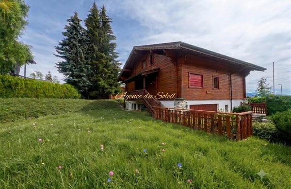 En Exclusivité ! Superbe chalet de 8.5 pièces en bordure du golf Ballesteros à Crans ! 2