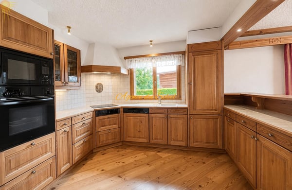En Exclusivité ! Superbe chalet de 8.5 pièces en bordure du golf Ballesteros à Crans ! 6