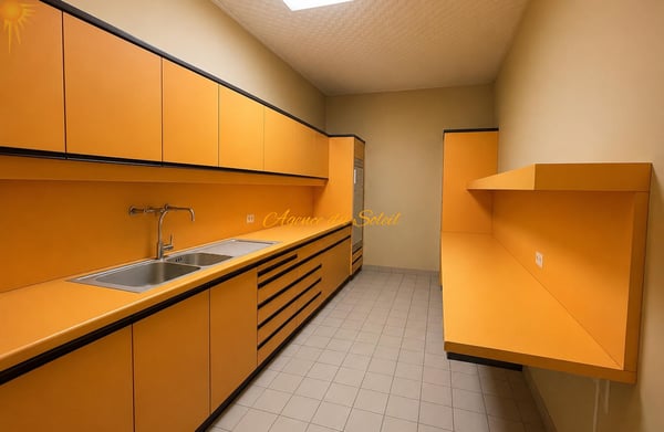Emplacement très recherché ! Spacieux local commercial de 228 m² au sein de la station ! 3