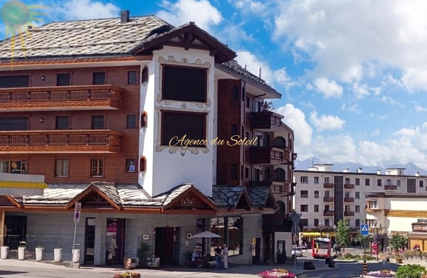 Au coeur de Crans ! Élégant appartement de standing de 3,5 pièces avec vaste terrasse orientée est!