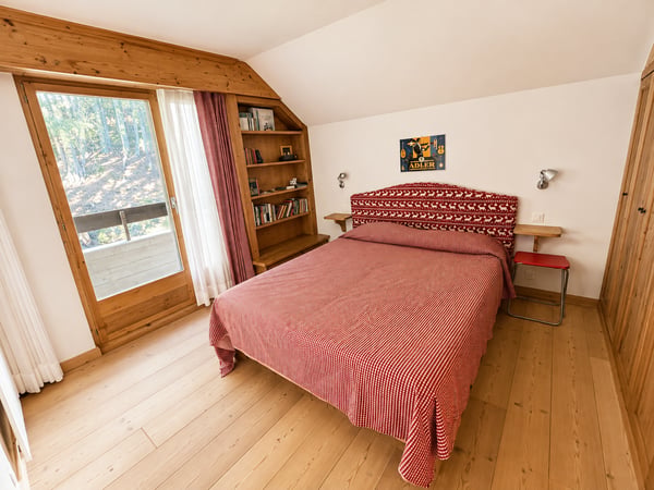 À louer à la semaine : Appartement Ski-in, Ski-out de 5.5 pièces avec 2 places de parc intérieurs, à Montana ! 11