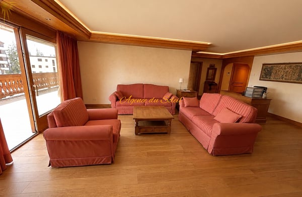 Au coeur de Crans ! Élégant appartement de standing de 3,5 pièces avec vaste terrasse orientée est! 3