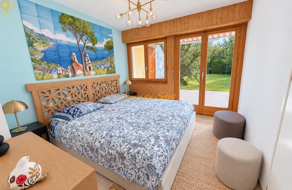 Très beau chalet de 6.5 pièces sur un grand terrain arborisé à Crans ! 10