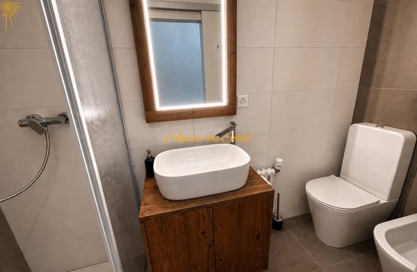 À louer entre le 1er décembre 26 et le 30 avril 27 ce bel appartement rénové de 2.5 pièces à Montana ! 11