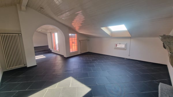 ROMANTICO E CONFORTEVOLE APP.TO 1.5 LOCALI MANSARDATO 1