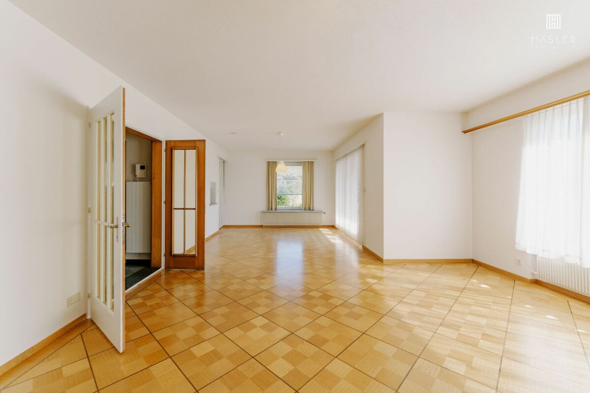 2-Familienhaus mit Panoramablick auf Thunersee und Alpenkette