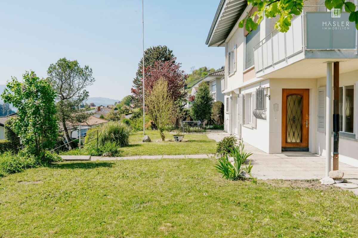2-Familienhaus mit Panoramablick auf Thunersee und Alpenkette