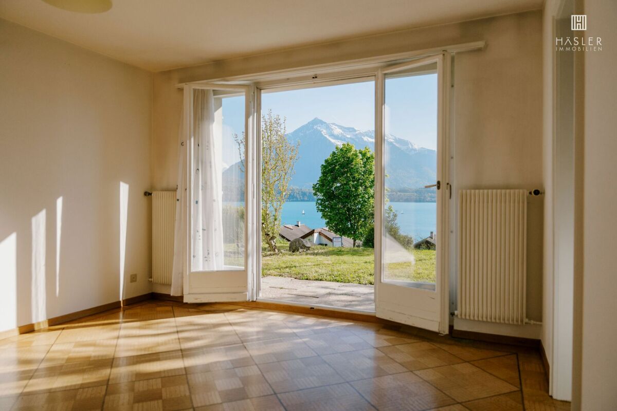 2-Familienhaus mit Panoramablick auf Thunersee und Alpenkette