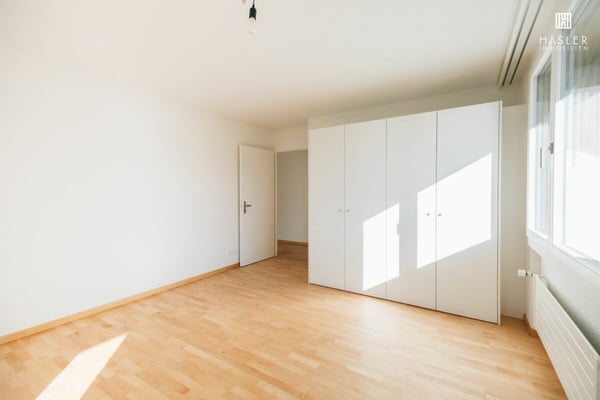 Moderne 4½-Zimmer-Maisonette-Wohnung am rechten Thunerseeufer 10