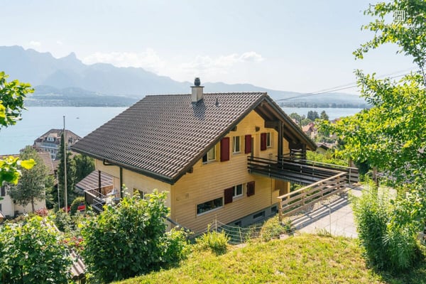 2-Familienhaus mit fantastischem Ausblick auf den Thunersee und die Berge