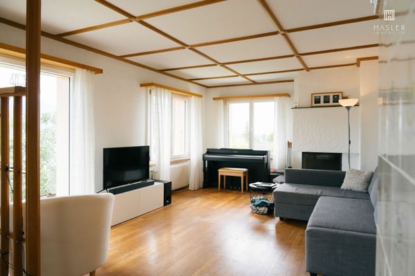 2-Familienhaus mit fantastischem Ausblick und Baulandreserve 10