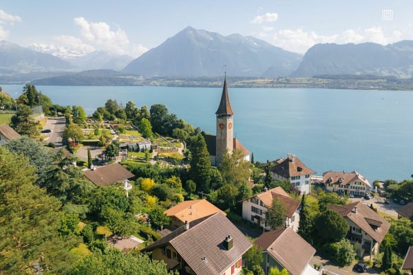 2-Familienhaus mit fantastischem Ausblick und Baulandreserve 4