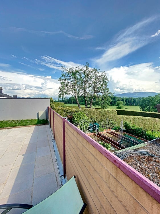 Bel immeuble locatif de 3 appartements avec piscine commune 8