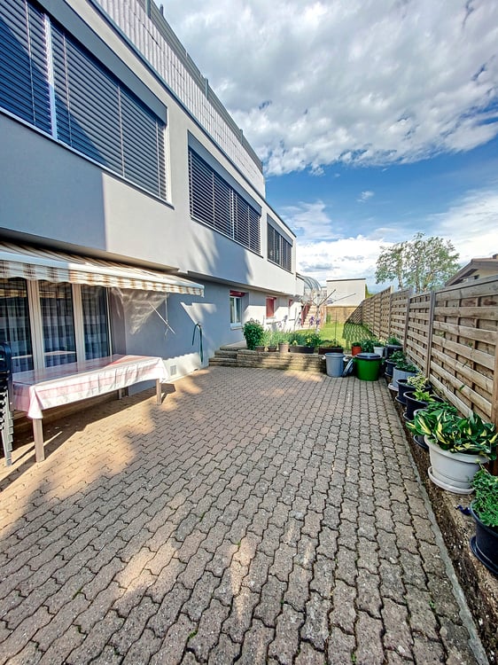 Bel immeuble locatif de 3 appartements avec piscine commune 13