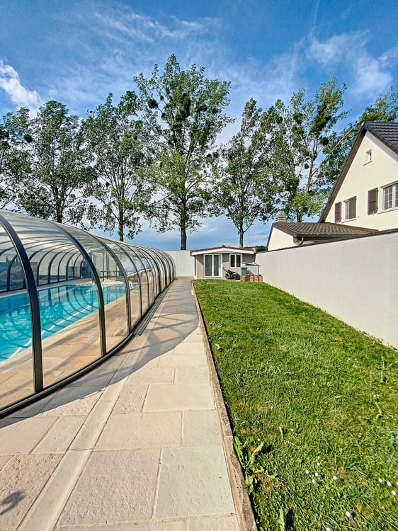 Bel immeuble locatif de 3 appartements avec piscine commune 5