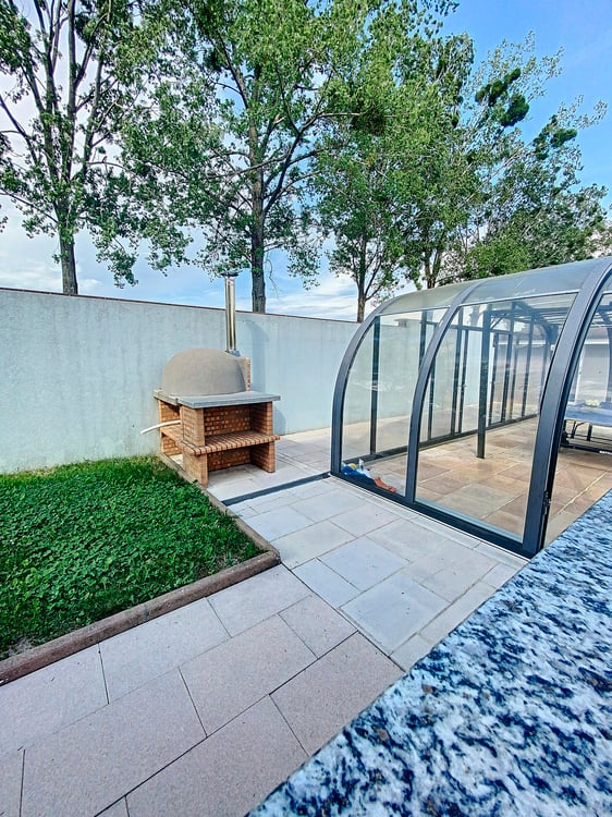 Bel immeuble locatif de 3 appartements avec piscine commune 7