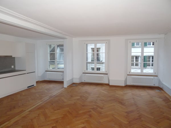 Einzigartig - Altbau in neuem Glanz mit Lift & Balkon