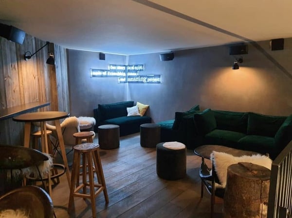MYTIQUE BAR LA GRANGE 8