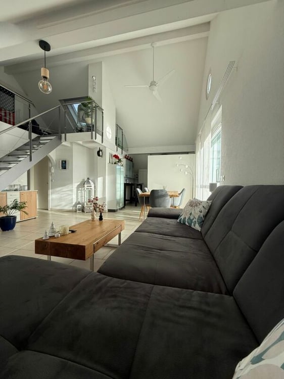 Wunderschöne 7.5-Zimmer Attikawohnung mit grosser Terrasse 2