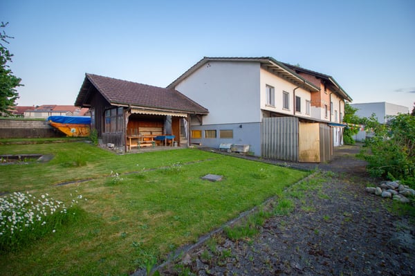 Wohn- und Gewerbehaus im sonnigen Bucheggberg 12