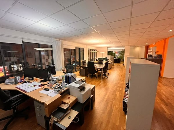 Bureau/poste de travail en sous-location au cœur de Genève 1