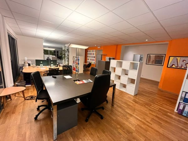 Bureau/poste de travail en sous-location au cœur de Genève 2